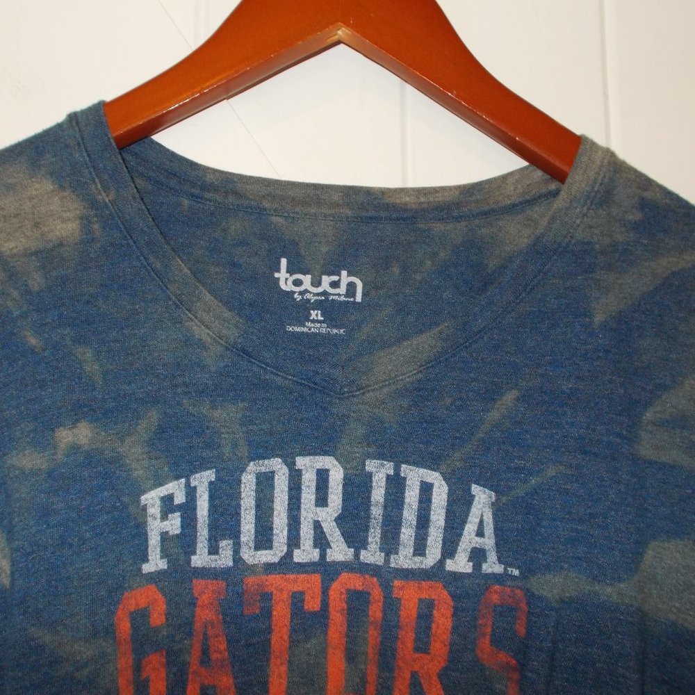 Reworked‎ Cropped University of Florida Gators Hand Bleached T-Shirt Size XL - Picture 2 of 5
